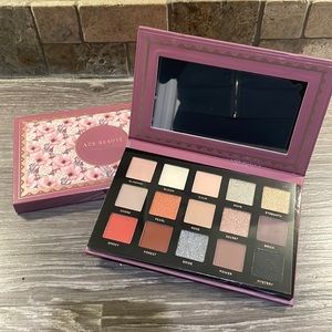 NWT Ace Beaute Smoky Roses Palette